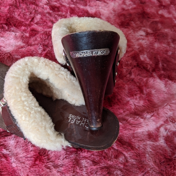Authentic Michael Kors Clogs - Picture 4 of 6